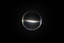 Apple prend en charge la langue française sur Siri AI dans la bêta d'iOS 27.2, tout en maintenant un blocage géographique en Europe.